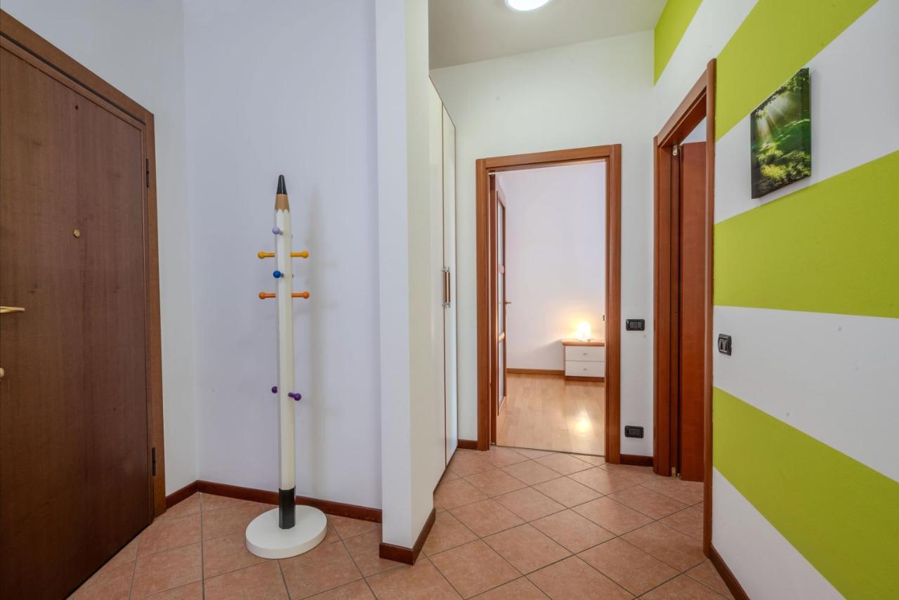 Isa Center - Leonardo Accademy - Mxp - Lakes Sesto Calende Exteriér fotografie